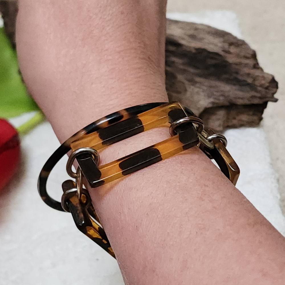 2 Vintage Tortoise Shell Pattern Plastic Bracelets - image 8
